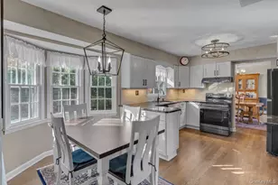 60 Oak St, Smithtown, NY 11787 - Photo 8