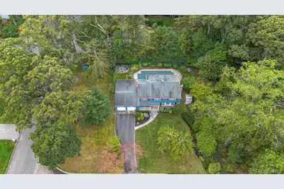 60 Oak Street, Smithtown, NY 11787 - Photo 32