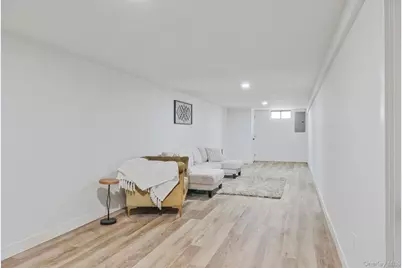 120 Manhattan Avenue, West Babylon, NY 11704 - Photo 26