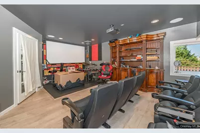 28 Riverside Avenue, Amityville, NY 11701 - Photo 16