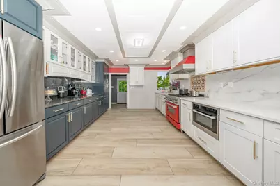 28 Riverside Avenue, Amityville, NY 11701 - Photo 8