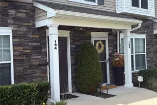 164 Ashley Ct, Central Islip, NY 11722 - Photo 2