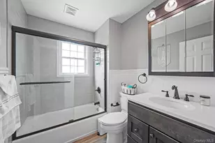7 Grandview Dr, Shirley, NY 11967 - Photo 22