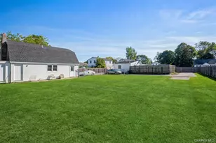 29 Robert St, Patchogue, NY 11772 - Photo 16