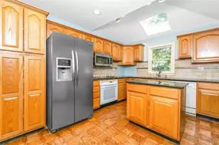 584 Yale St, Oceanside, NY 11572 - Photo 8