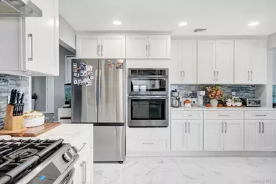 9 Pine Lane, Valley Stream, NY 11581 - Photo 16