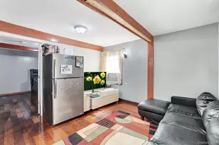 9 Pine Ln, Valley Stream, NY 11581 - Photo 20