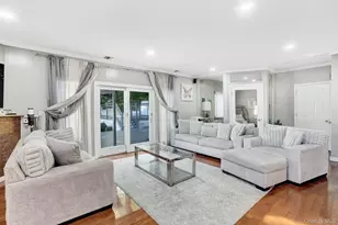 9 Pine Ln, Valley Stream, NY 11581 - Photo 24