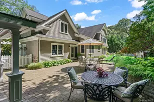 10 Hollise Ct, Centerport, NY 11721 - Photo 36