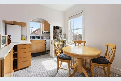 2536 Lurting Avenue, Bronx, NY 10469 - Photo 16