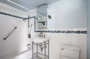 2536 Lurting Ave, Bronx, NY 10469 - Photo 10