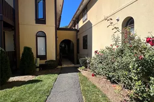 2 Granada Crescent, White Plains, NY 10603 - Photo 10