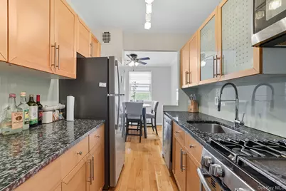 377 N Broadway #602, Yonkers, NY 10701 - Photo 8