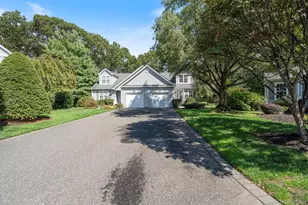 10 Gettysburg Dr, Port Jefferson Station, NY 11776 - Photo 2