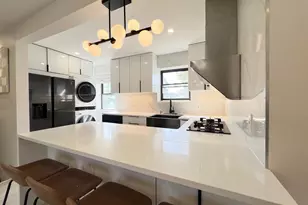 137-07 68th Dr, Flushing, NY 11367 - Photo 4