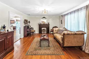 68 Churchill Ln, Smithtown, NY 11787 - Photo 4