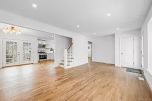 18 Oakdale Pl, Massapequa Park, NY 11762 - Photo 16