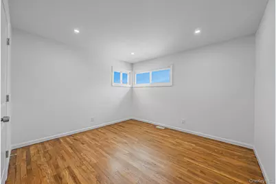 18 Oakdale Place, Massapequa Park, NY 11762 - Photo 20