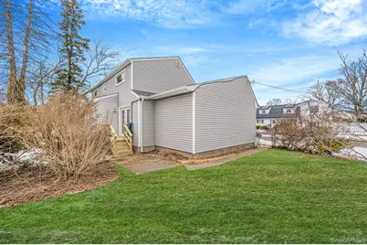 18 Oakdale Place, Massapequa Park, NY 11762 - Photo 8