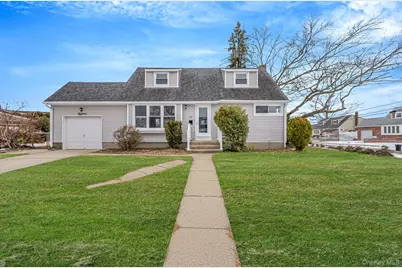 18 Oakdale Place, Massapequa Park, NY 11762 - Photo 4