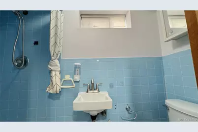 168-12 19th Ave Avenue, Whitestone, NY 11357 - Photo 24