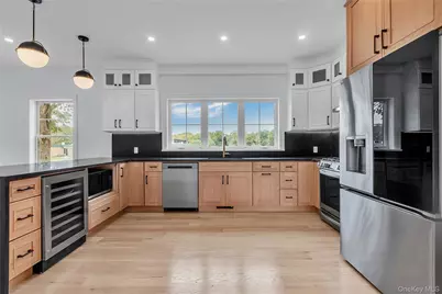 1726 Tower Court, Mohegan Lake, NY 10547 - Photo 10