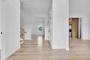 1726 Tower Ct, Mohegan Lake, NY 10547 - Photo 2