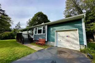 18 Cambridge Dr, Red Hook, NY 12571 - Photo 2