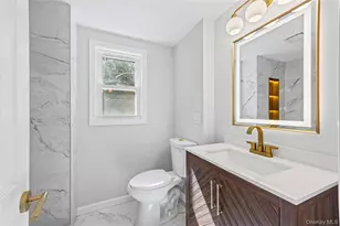 24 Laura Dr, Centereach, NY 11720 - Photo 20