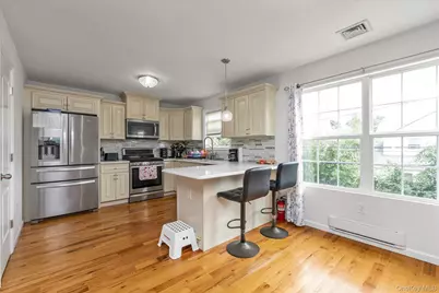 142 S Franklin Street, Hempstead, NY 11550 - Photo 8