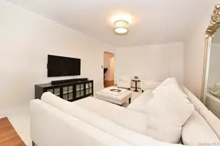 106 S Village Ave, Rockville Centre, NY 11572 - Photo 10