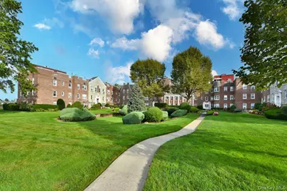 106 S Village Avenue #1D, Rockville Centre, NY 11572 - Photo 2