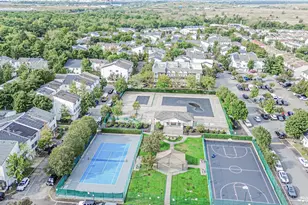 670 Ilyssa Way, New York, NY 10312 - Photo 24