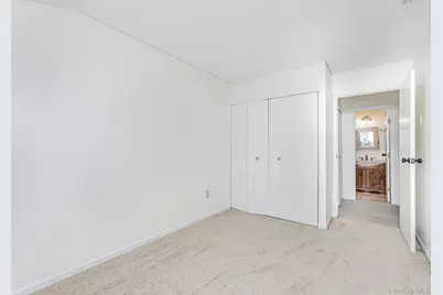 670 Ilyssa Way, New York, NY 10312 - Photo 18