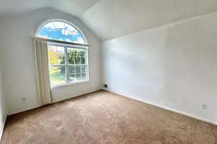 87 Kettles Ln, Medford, NY 11763 - Photo 18