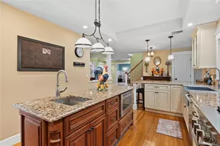 33 Robbins Ave, Babylon, NY 11702 - Photo 12