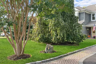 33 Robbins Avenue, Babylon, NY 11702 - Photo 4