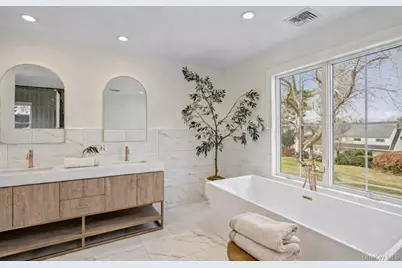 908 Maple Lane, East Meadow, NY 11554 - Photo 22