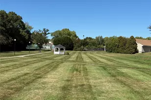 15 Denver Ct, Coram, NY 11727 - Photo 14