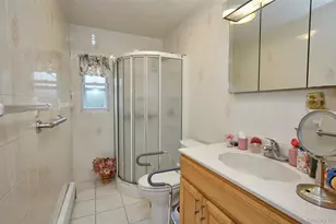 911 Covert Ave, New Hyde Park, NY 11040 - Photo 16