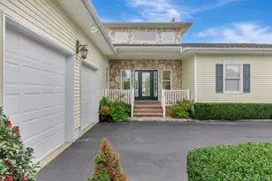 32 Sycamore Dr, East Moriches, NY 11940 - Photo 8