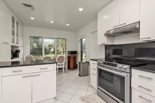 47 Pinewood Rd, Roslyn, NY 11576 - Photo 8