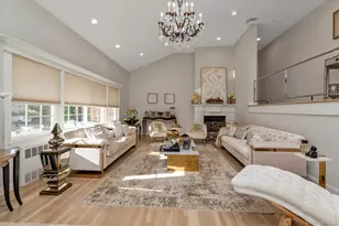 47 Pinewood Rd, Roslyn, NY 11576 - Photo 2