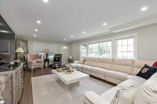 47 Pinewood Rd, Roslyn, NY 11576 - Photo 10