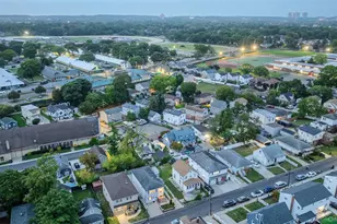 138 Carnegie Ave, Elmont, NY 11003 - Photo 28