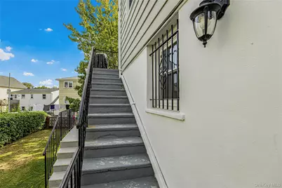 2 Bryn Mawr Place #1st floor, Yonkers, NY 10701 - Photo 20