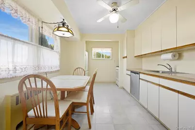 2846 Walter Road, Wantagh, NY 11793 - Photo 8