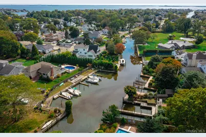 19 Gamecock Lane, Babylon, NY 11702 - Photo 32