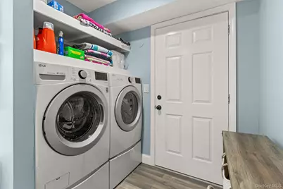 19 Gamecock Lane, Babylon, NY 11702 - Photo 10