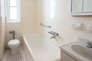 306 E Mosholu Pkwy S, Bronx, NY 10458 - Photo 6